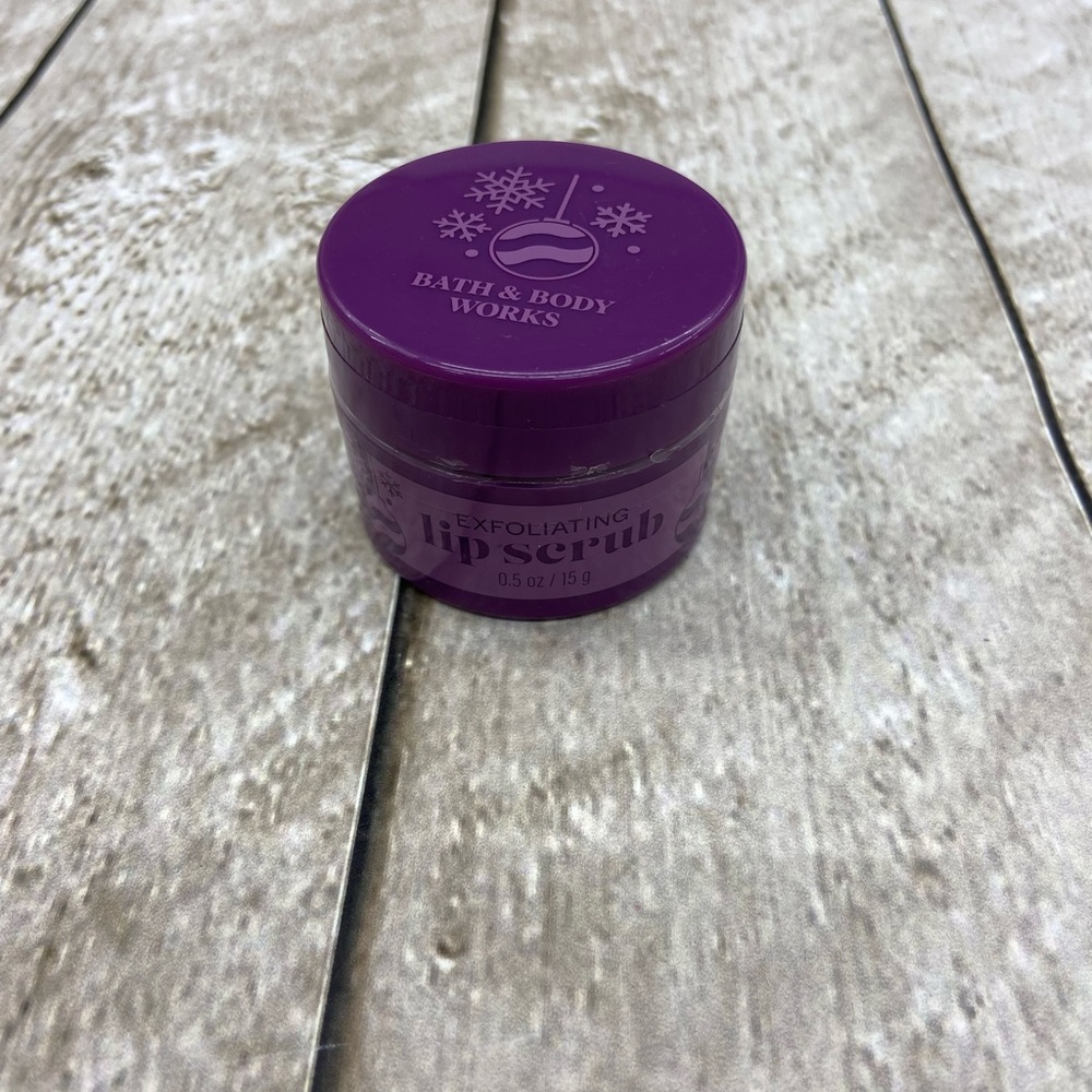 Bath & Body Works Sugar Plum Exfoliating Lip Scrub